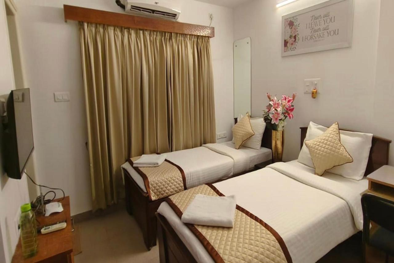 Yahweh Suites Bangalore Eksteriør bilde